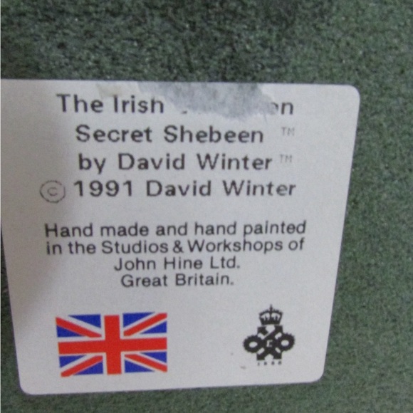 David Winter – Secret Shebeen (Irish Collection). - Picture 3 of 3